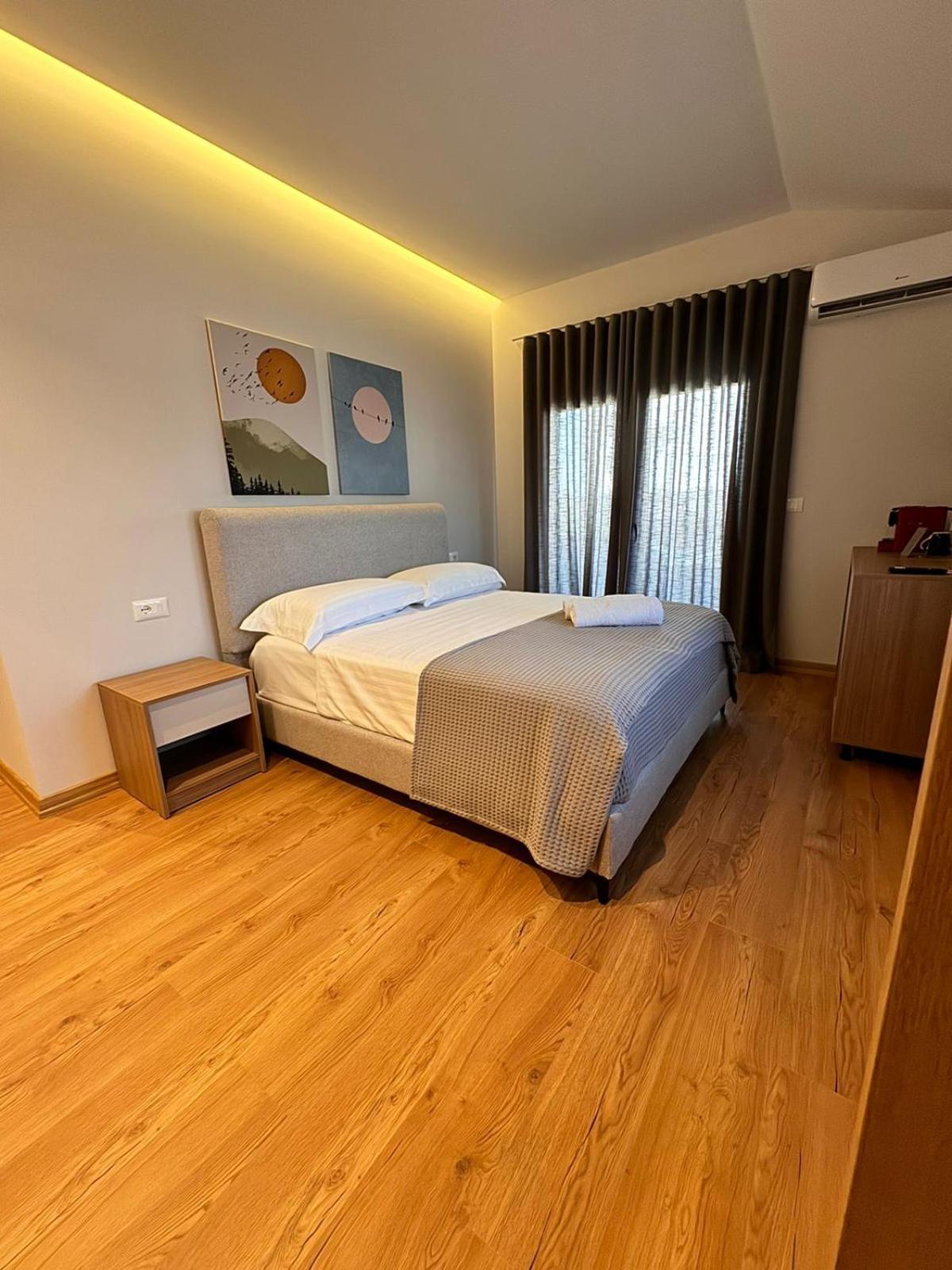 Апартаменты Izi Boutique Тирана Экстерьер фото