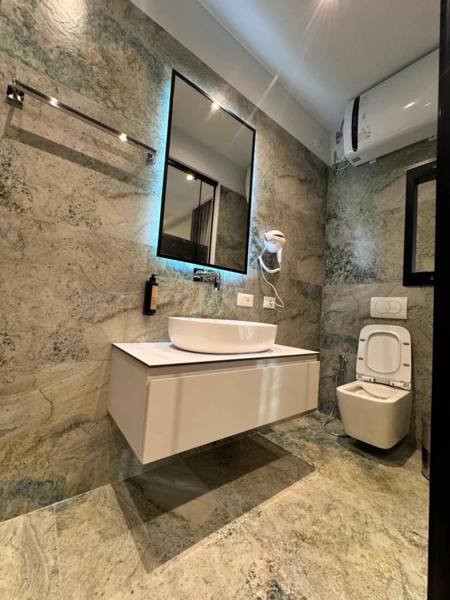 Апартаменты Izi Boutique Тирана Экстерьер фото